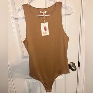 Gianni Bini tan sleeveless bodysuit. Large. NWT.